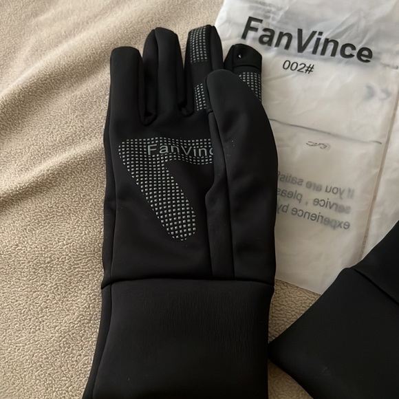 🌹FanVince Brand New touch screen Gloves🌹 - Picture 3 of 4